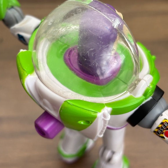 DISNEY Pixar Toy Story BUZZ LIGHTYEAR 5.5" Chopping Action Figure Jointed Topper - Picture 12 of 12